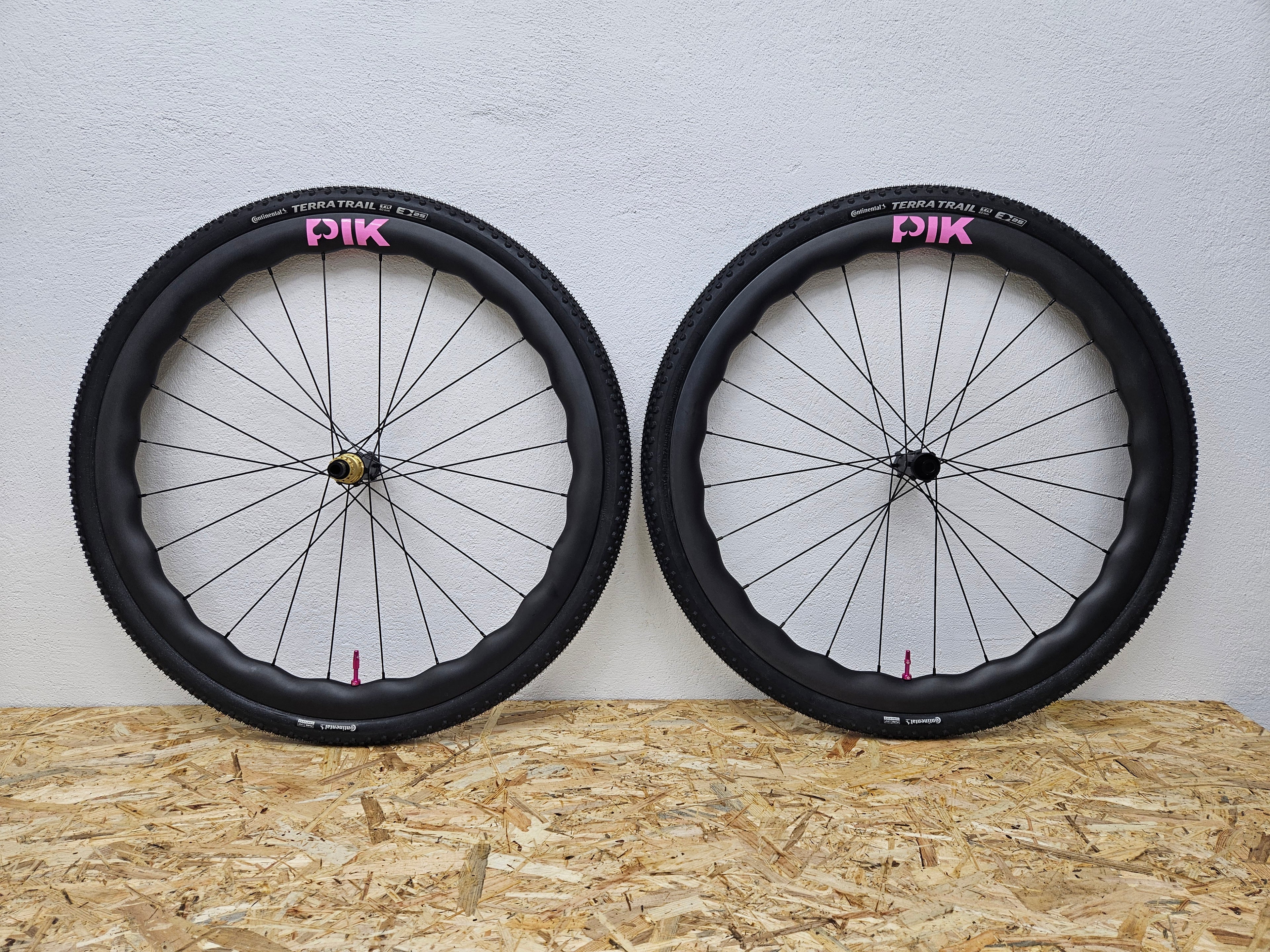 PIK SCHNAPSEN - Gravel Carbon Laufradsatz